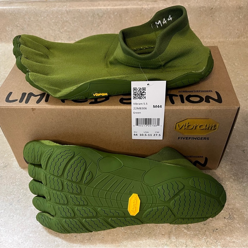 Vibram Green Swim Shoes with Flexible Design